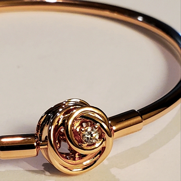 Authentic NEW Pandora Pandora Moments Encircled Clasp Bangle 14KRGP CZ - Picture 2 of 12